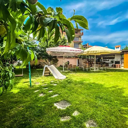 Vanessa Family Ravda