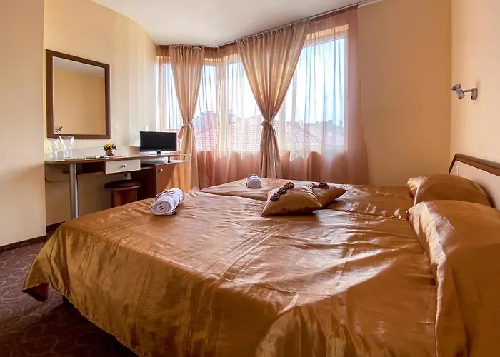 Хотел семеен ванеса *