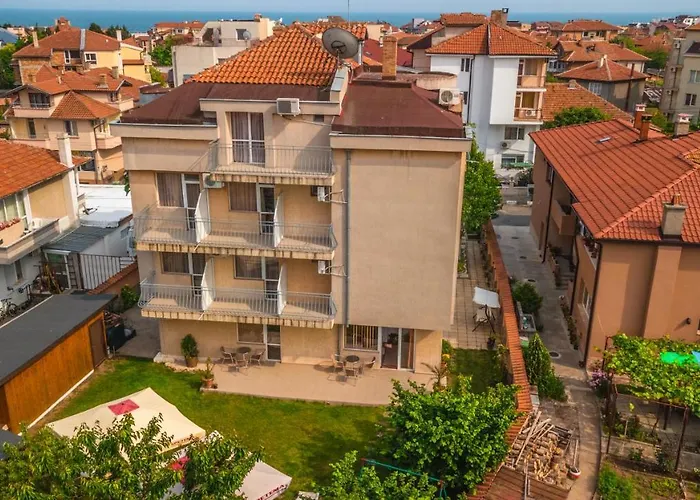 семеен ванеса Хотел *